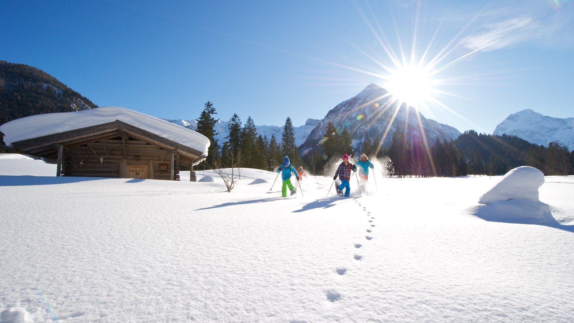 Familienschneeschuhwanderung-im-Naturpark-Karwendel Winter